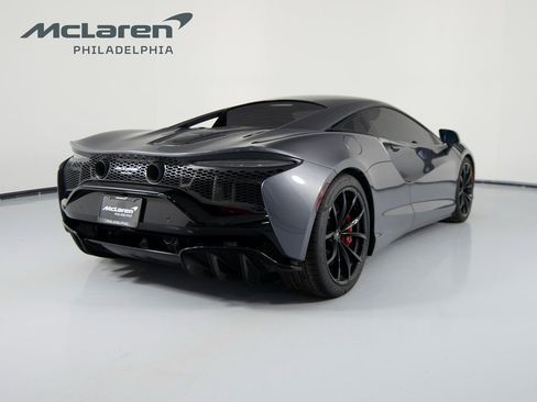 Used 2023 McLaren Artura image 5
