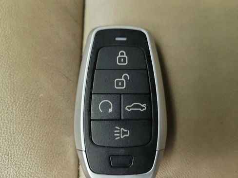 Used 2018 Jeep Grand Cherokee Limited w/ Trailer Tow Group IV image 32