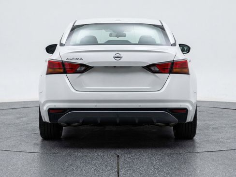 Used 2025 Nissan Altima 2.5 SV FWD image 7
