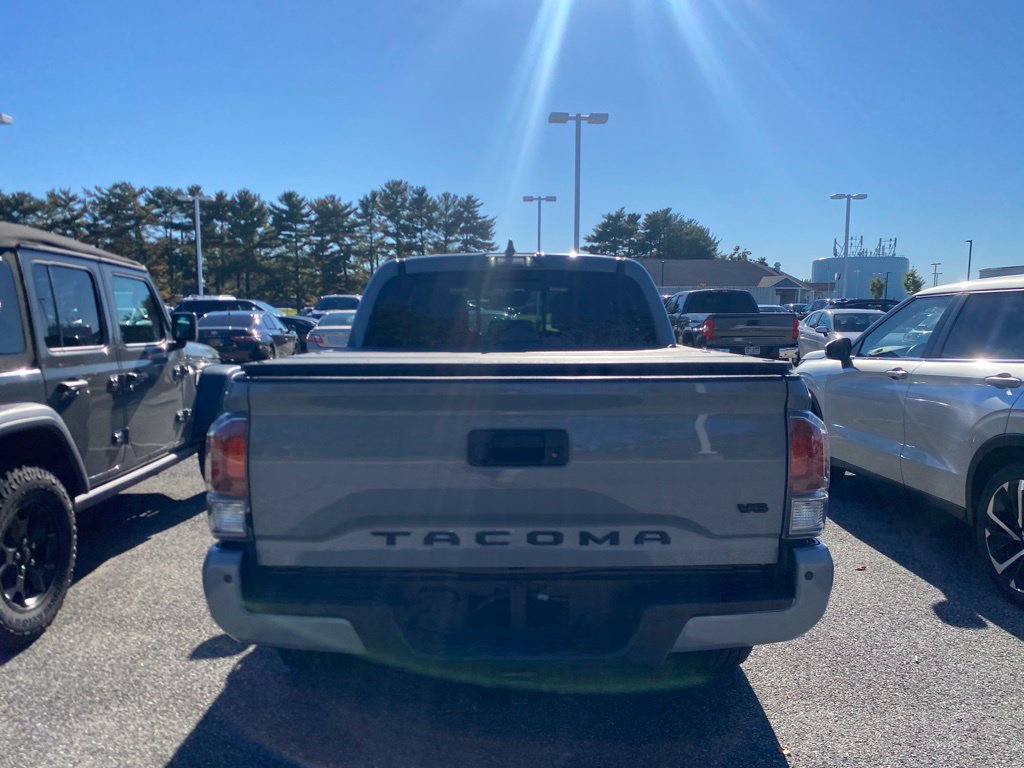 Used 2021 Toyota Tacoma TRD Sport w/ TRD Premium Sport Package AWD/4WD image 11
