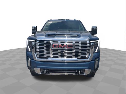 New 2025 GMC Sierra 2500 Denali w/ Denali Reserve Package image 8