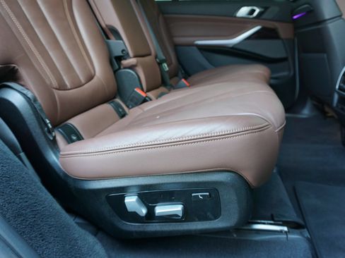Used 2020 BMW X7 xDrive40i w/ Premium Package AWD/4WD image 26