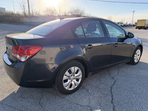 Used 2014 Chevrolet Cruze LS image 7