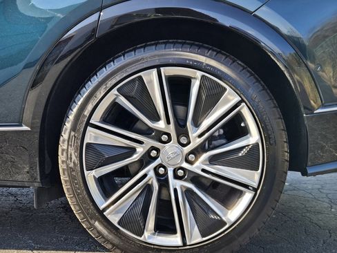 Used 2024 Cadillac Lyriq Luxury image 7