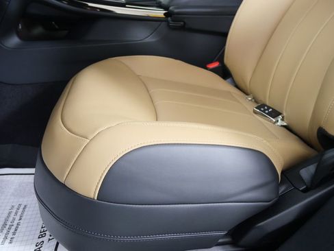 Used 2025 Land Rover Range Rover Sport Dynamic SE image 11