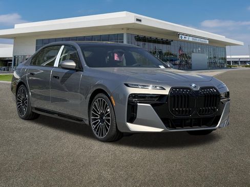 New 2026 BMW 760i xDrive AWD/4WD image 2