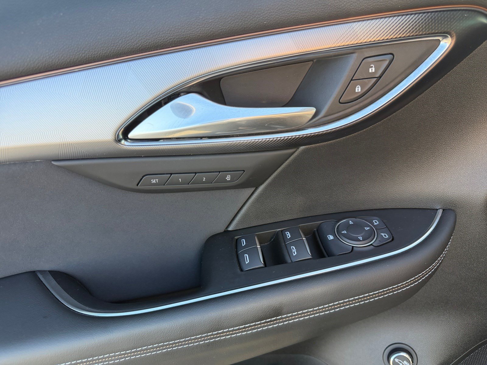 Used 2025 Buick Envision Sport Touring AWD/4WD image 13