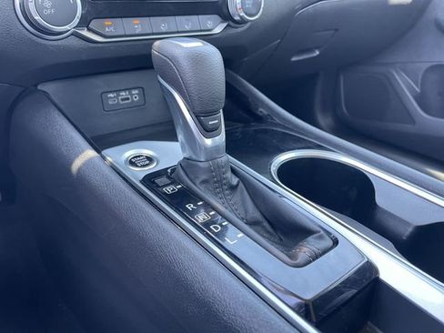 Used 2024 Nissan Altima 2.5 SV FWD image 21