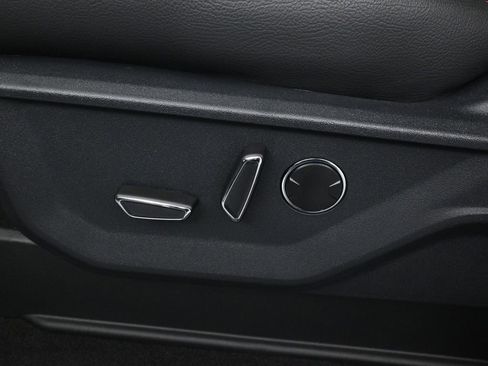 New 2025 Ford F150 Lariat w/ Equipment Group 502A High image 10