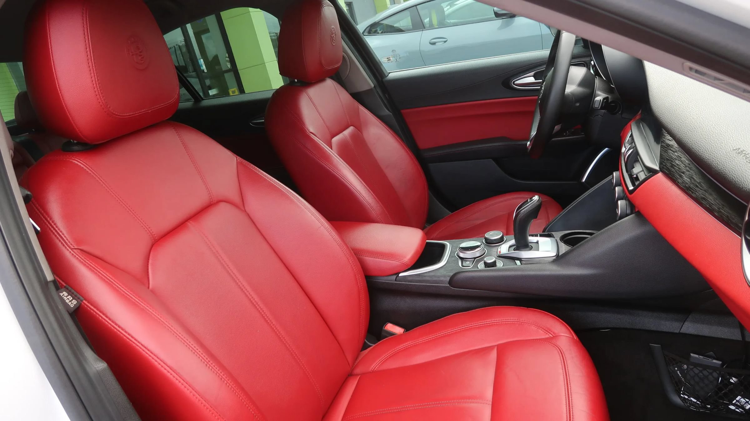 Used 2020 Alfa Romeo Giulia RWD image 26