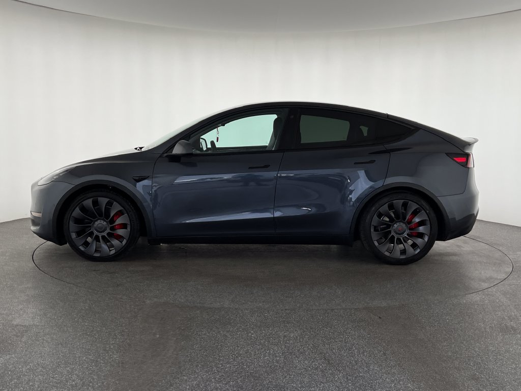 Used 2022 Tesla Model Y Performance AWD/4WD image 9