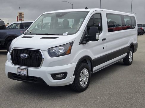 Used 2023 Ford Transit 350 XLT RWD image 4