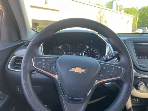 Used 2024 Chevrolet Equinox LS w/ LS Convenience Package FWD image 8