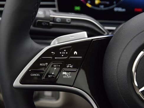 New 2026 Mercedes-Benz GLE 450e 4MATIC image 24