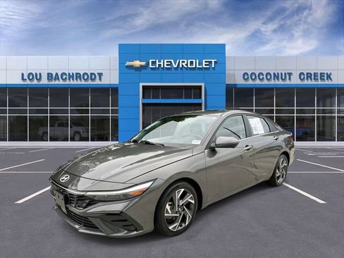 Used 2024 Hyundai Elantra Limited FWD image 4