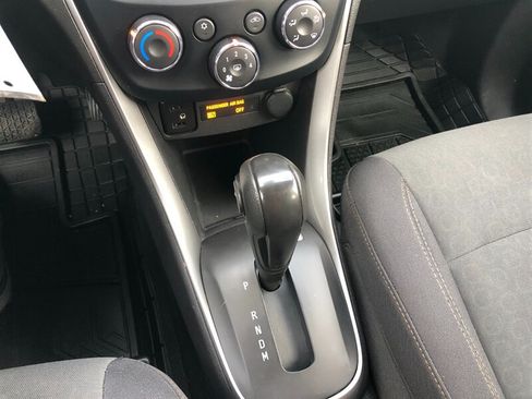 Used 2019 Chevrolet Trax LS FWD image 12