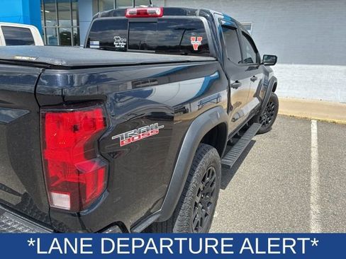 Used 2023 Chevrolet Colorado Trail Boss AWD/4WD image 4