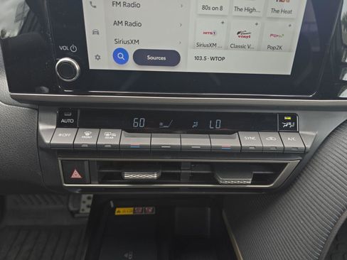 Used 2025 Toyota Camry SE FWD image 19