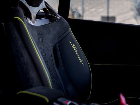 Used 2024 Lamborghini Huracan Sterrato image 33