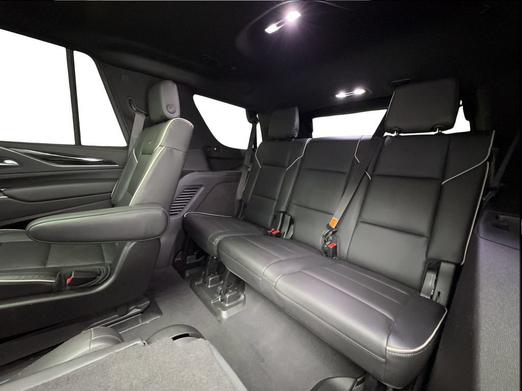 Used 2021 Cadillac Escalade Sport w/ Driver Assist Tech Package AWD/4WD image 25