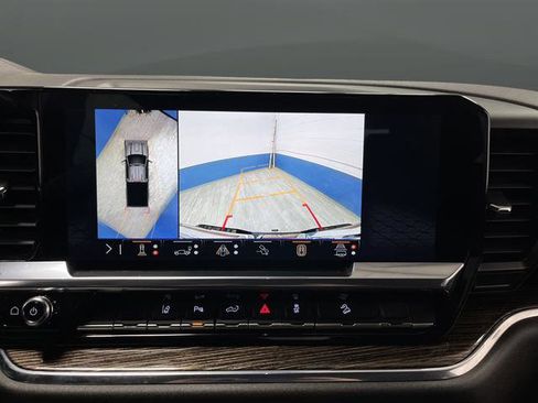 Used 2024 GMC Sierra 2500 SLE image 8