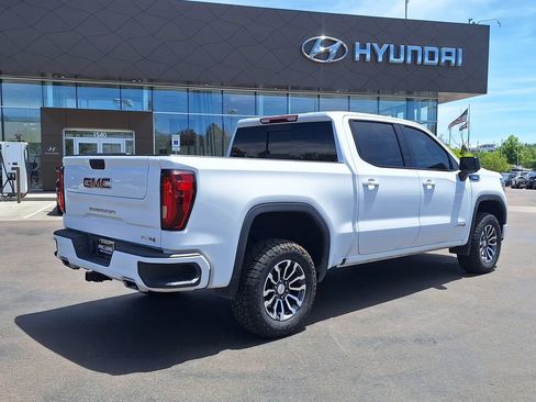 Used 2021 GMC Sierra 1500 AT4 w/ AT4 Preferred Package AWD/4WD image 3