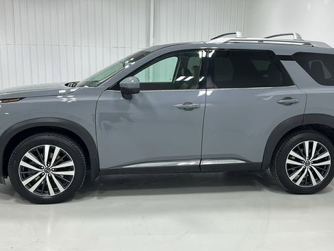 Used 2022 Nissan Pathfinder Platinum w/ Cargo Package image 2