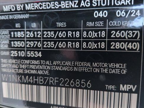 Used 2024 Mercedes-Benz GLC 300 4MATIC image 25