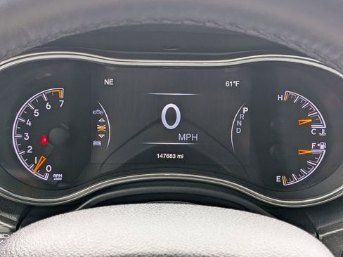 Used 2018 Jeep Grand Cherokee Altitude image 33