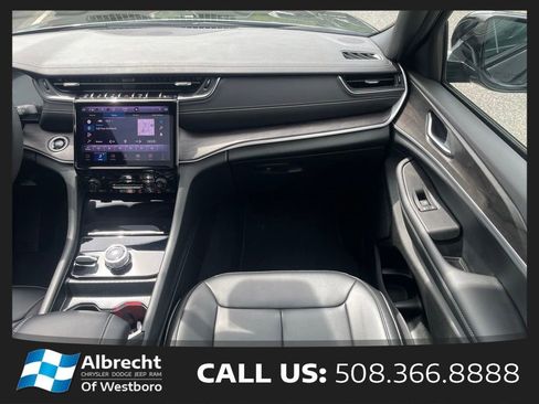 New 2025 Jeep Grand Cherokee Limited AWD/4WD image 23
