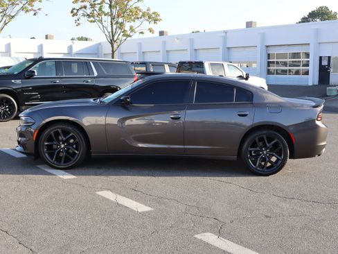 Used 2022 Dodge Charger SXT w/ Blacktop Package RWD image 7