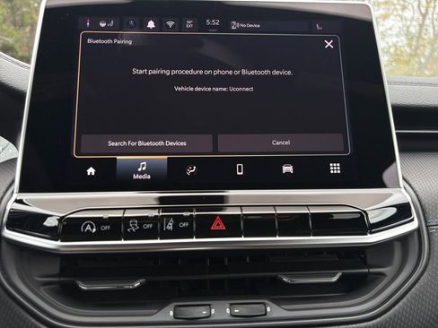 New 2026 Jeep Compass Latitude image 17