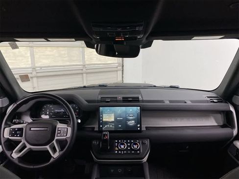 Used 2023 Land Rover Defender 130 X-Dynamic SE image 13