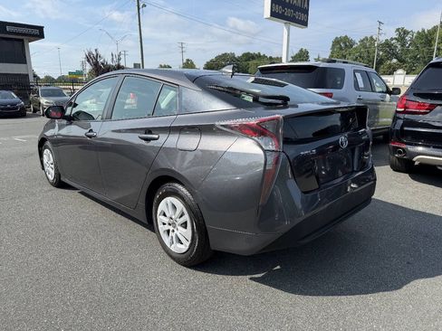 Used 2016 Toyota Prius Two FWD image 6