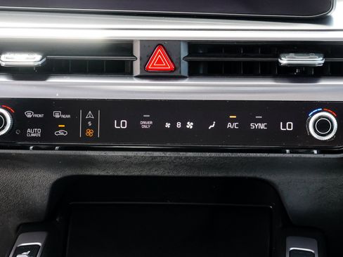 Used 2025 Kia Sorento EX AWD/4WD image 37