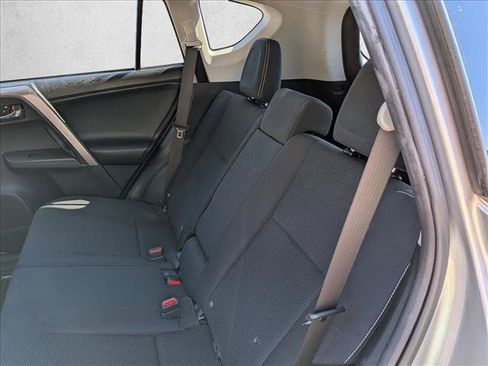 Used 2018 Toyota RAV4 XLE AWD/4WD image 17