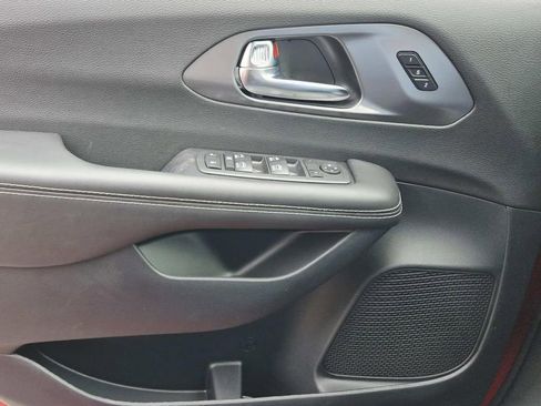 New 2026 Chrysler Pacifica Select FWD image 29