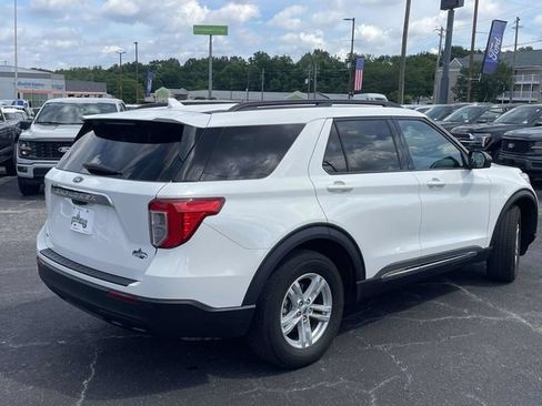 Certified 2024 Ford Explorer XLT RWD image 3
