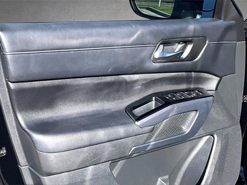 Used 2023 Nissan Pathfinder SL w/ Lighting Package (N92) image 17