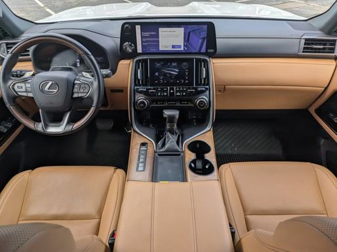 Used 2025 Lexus LX 600 4WD w/ Accessory Package (2T) image 16