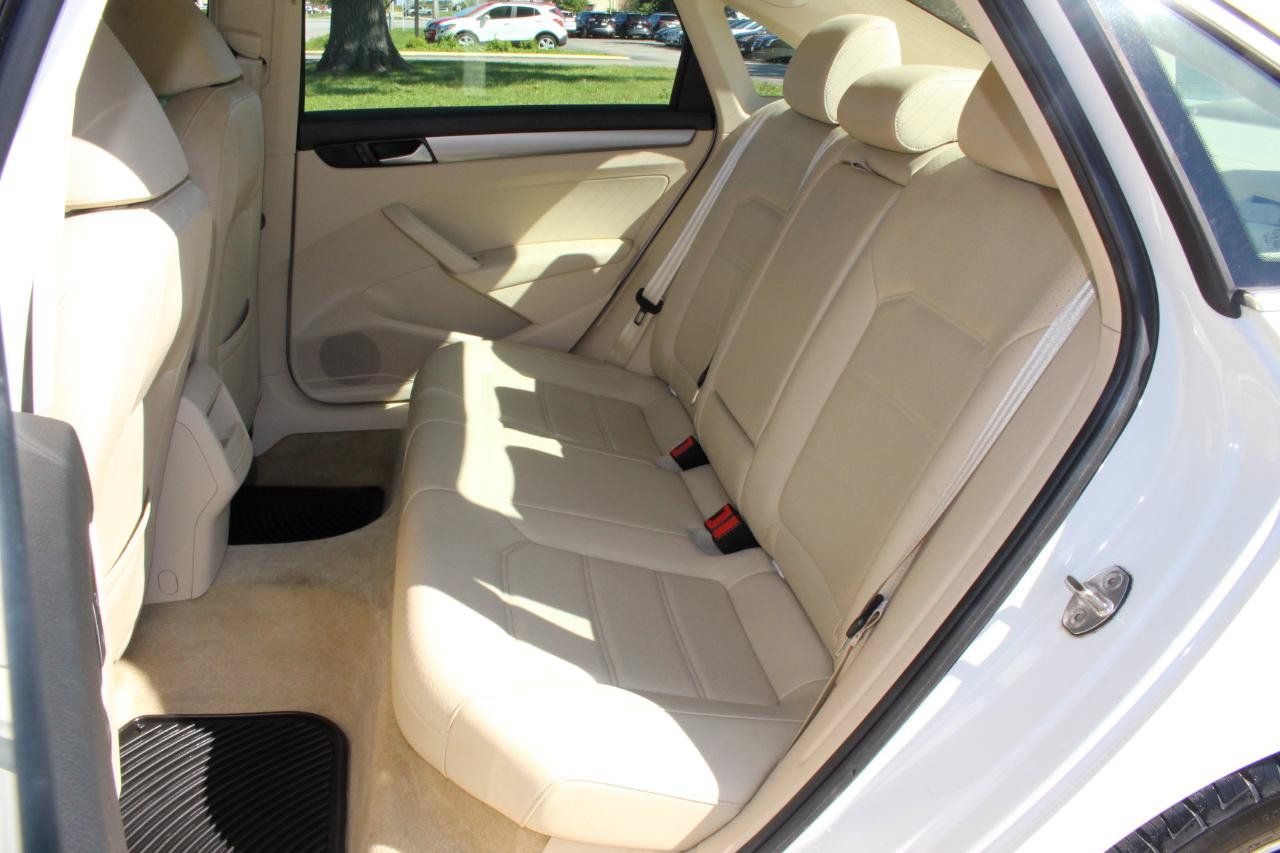 Used 2015 Volkswagen Passat 1.8T Limited Edition FWD image 32