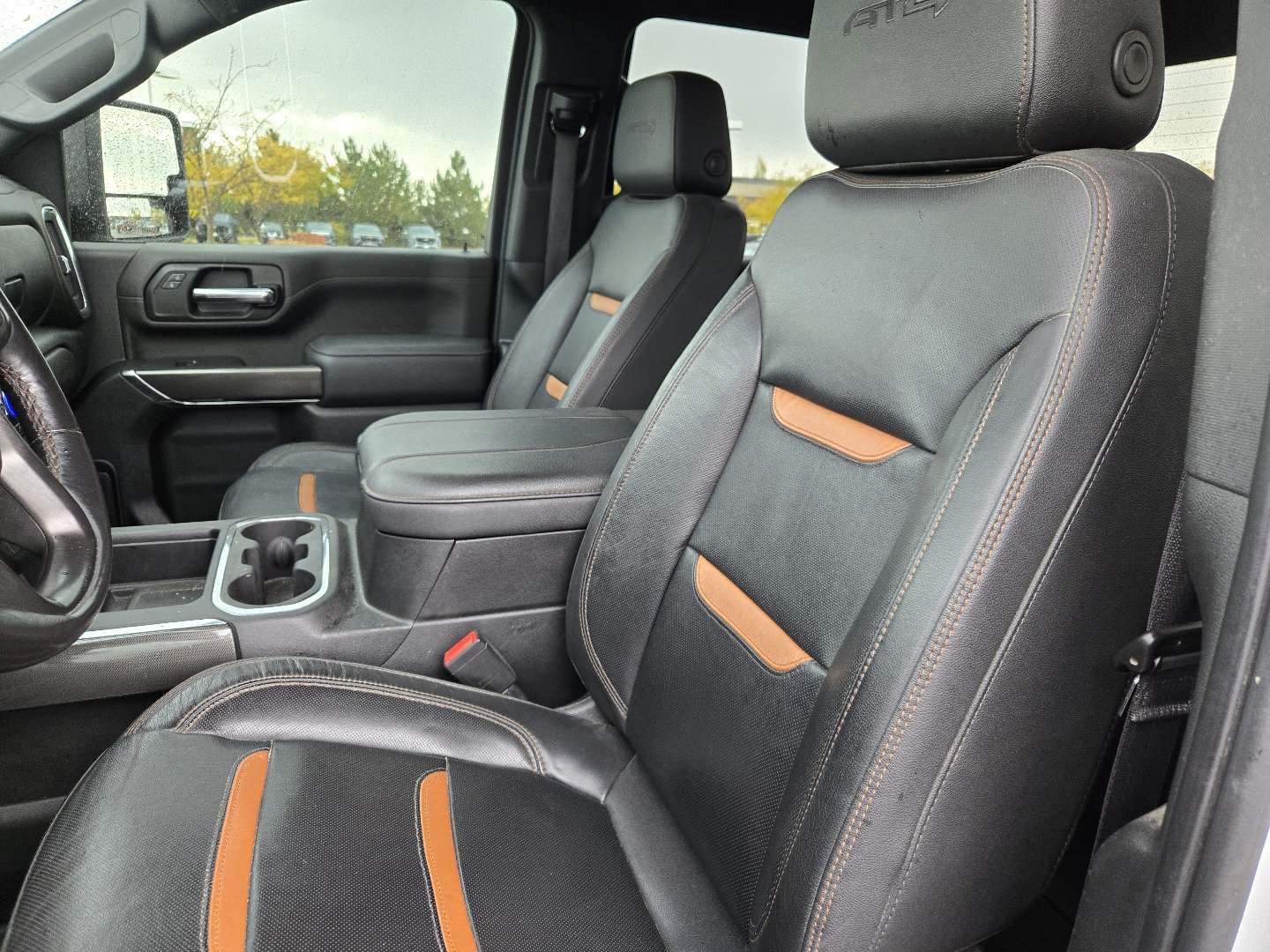 Used 2023 GMC Sierra 2500 AT4 AWD/4WD image 2