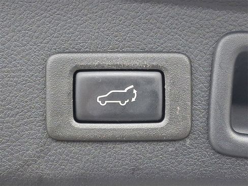 Used 2018 Subaru Forester 2.5i Limited image 31