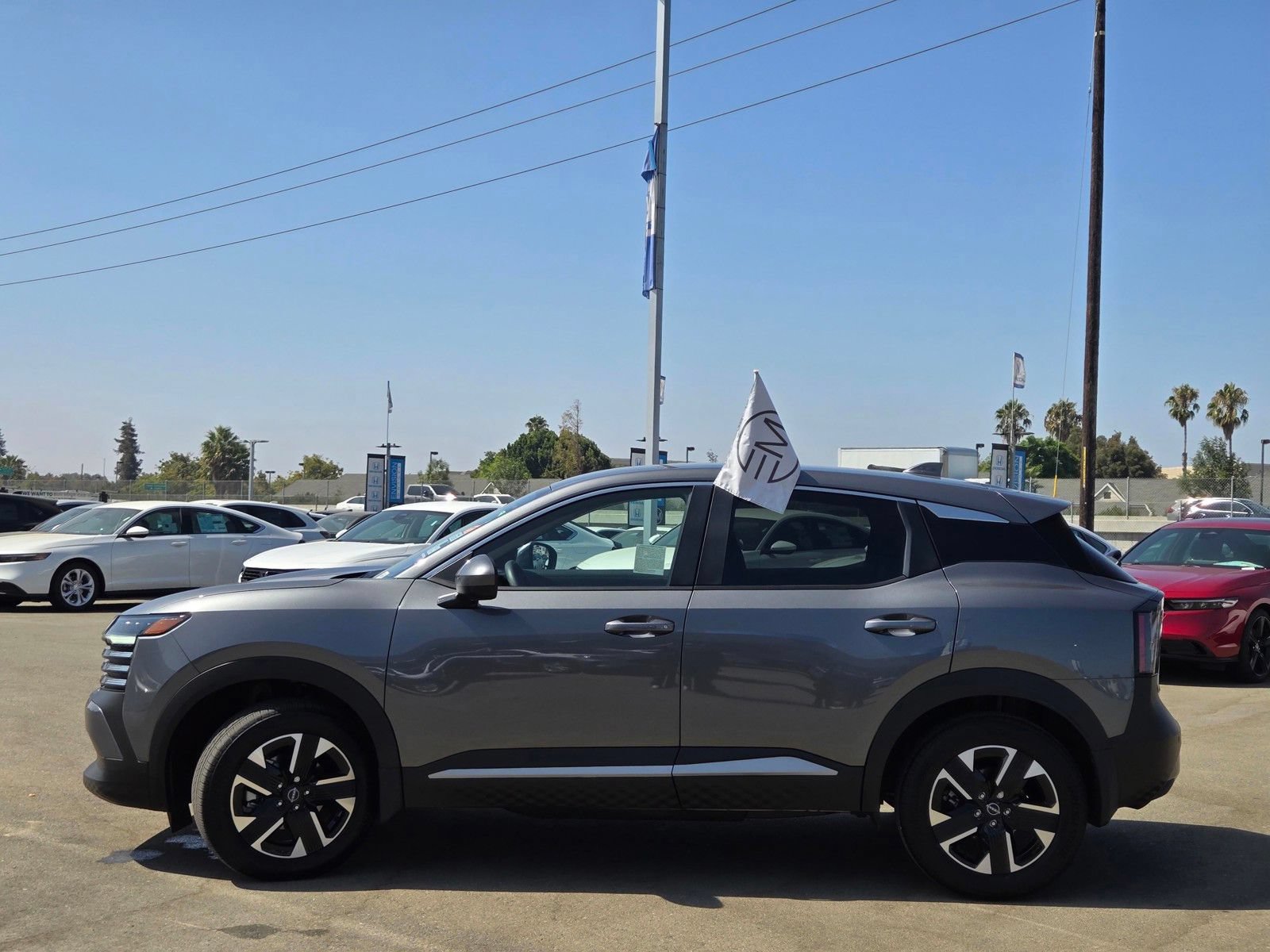 Used 2025 Nissan Kicks SV AWD/4WD image 4