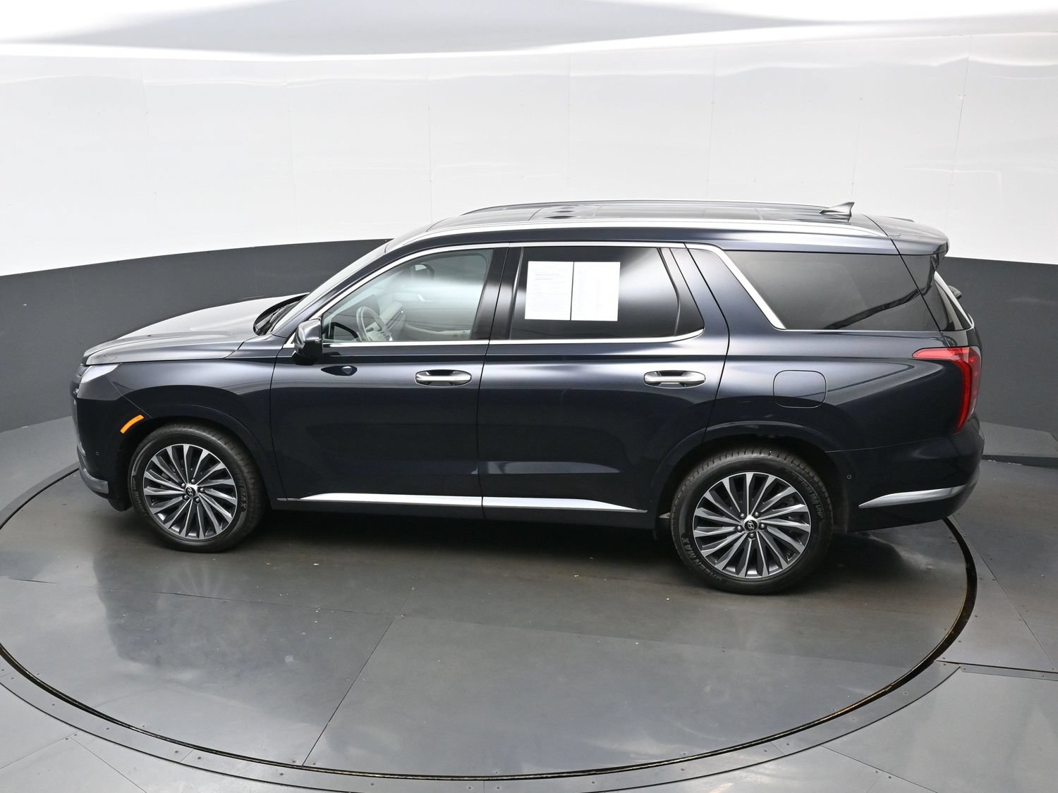 Certified 2024 Hyundai Palisade Calligraphy AWD/4WD image 38