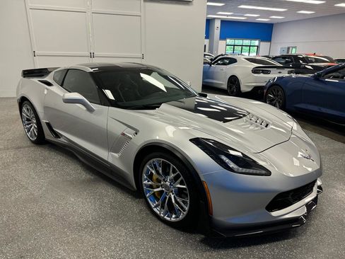 Used 2016 Chevrolet Corvette Z06 w/ 3LZ Preferred Equipment Group RWD image 36