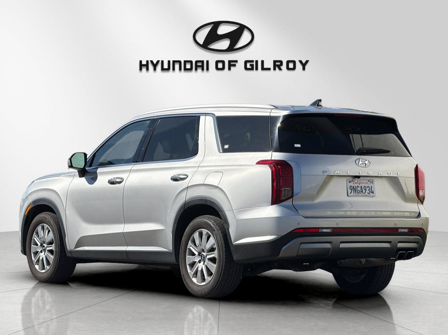 Used 2025 Hyundai Palisade SEL FWD image 3