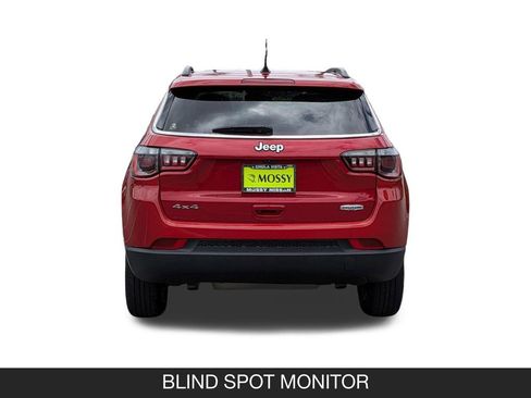 Used 2025 Jeep Compass Latitude AWD/4WD image 9
