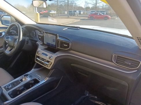 Used 2023 Ford Explorer XLT w/ Equipment Group 202A image 36