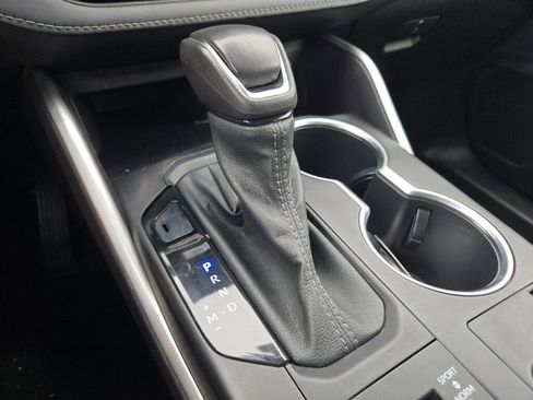 Used 2023 Toyota Highlander L image 31